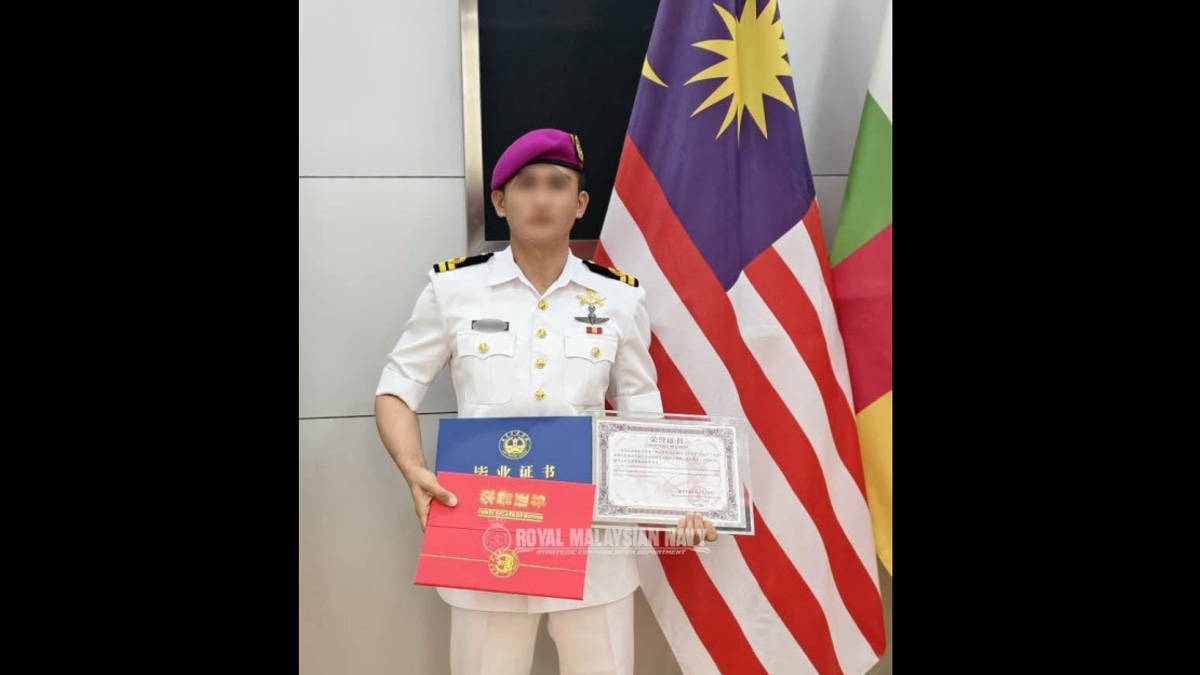 Sultan Sharafuddin Praises PASKAL Officer's Top Performance at Chinese Military Academy