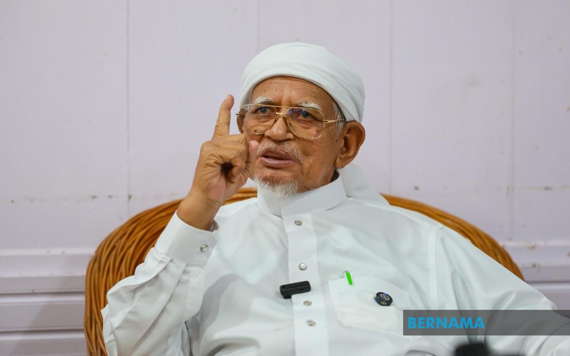 Hadi Claims Bersatu Has Lost PN Membership; Azmin Rejects Assertion