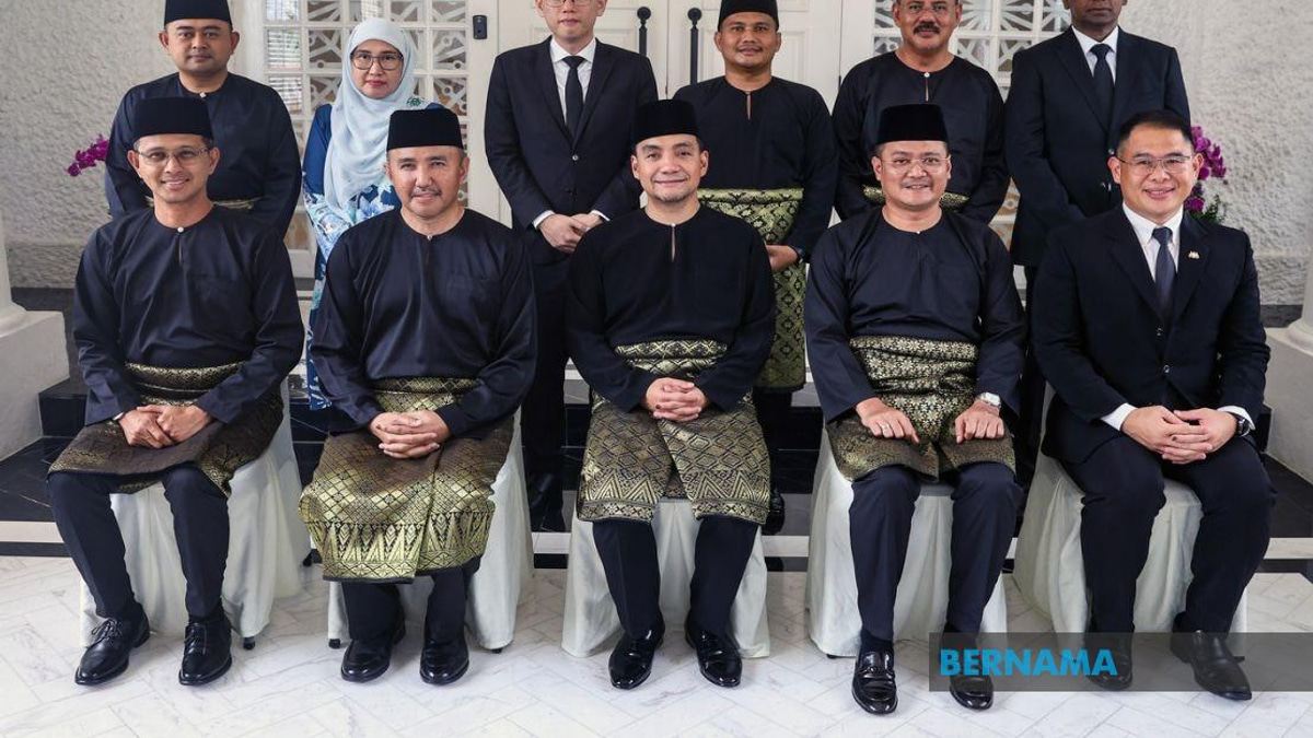 Johor Swears In Refreshed State Executive Council with Four New Members