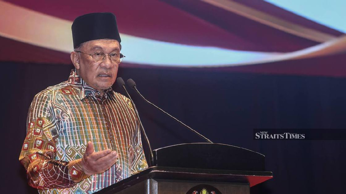 Anwar Urges Islamic Preachers to Embrace Digital Tools and Thoughtful Messaging