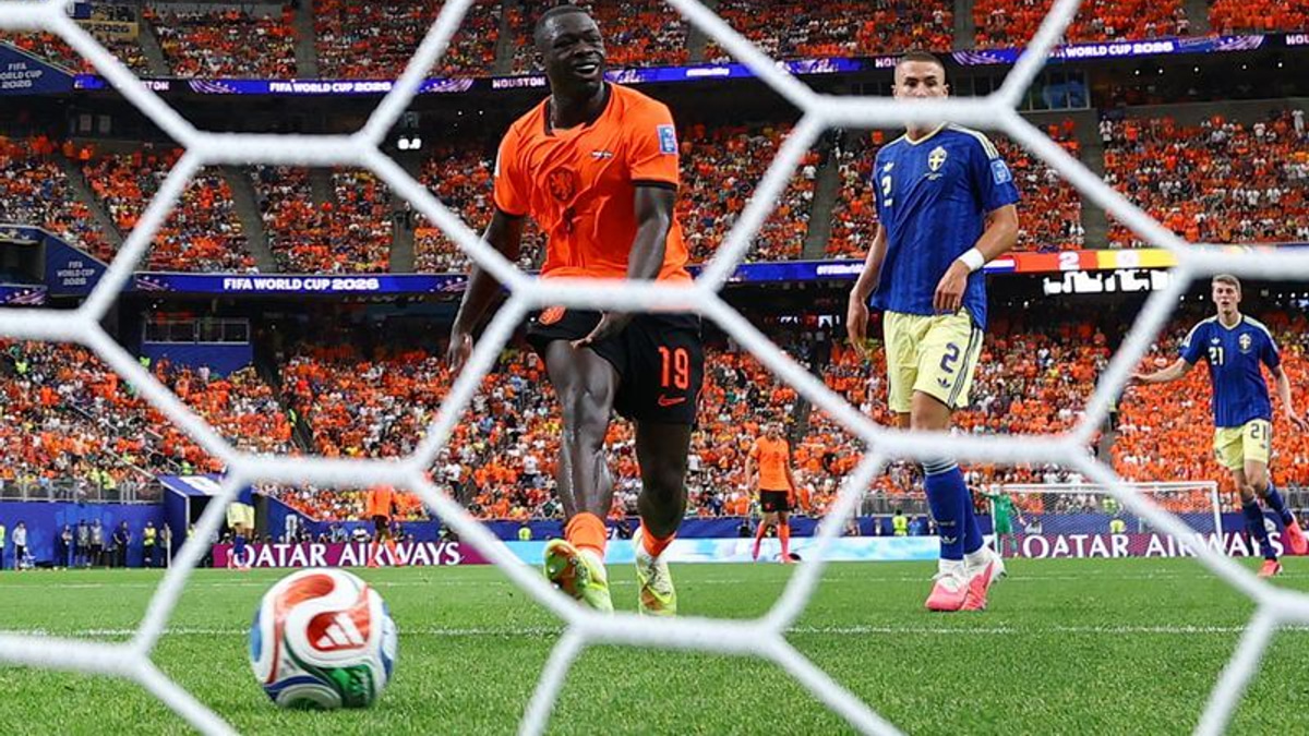 Brobbey's Clinical Display Marks Him Out as Memphis Depay's Natural Successor