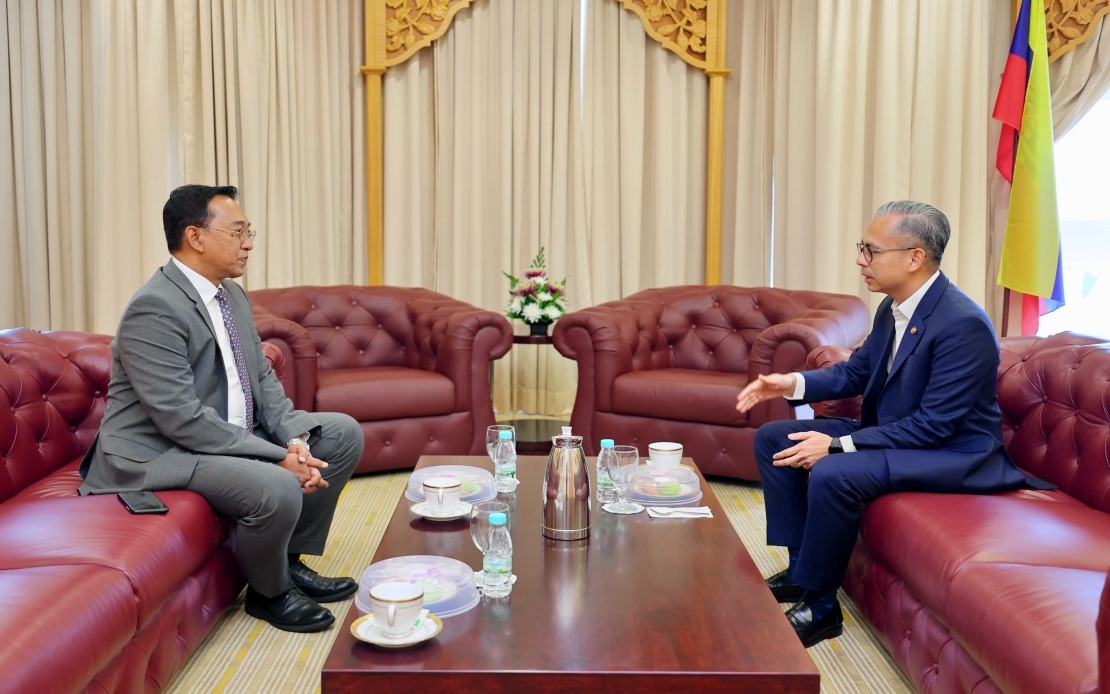 Fahmi Meets Lebanon Ambassador Anwar Udzir To Strengthen Diplomatic Ties