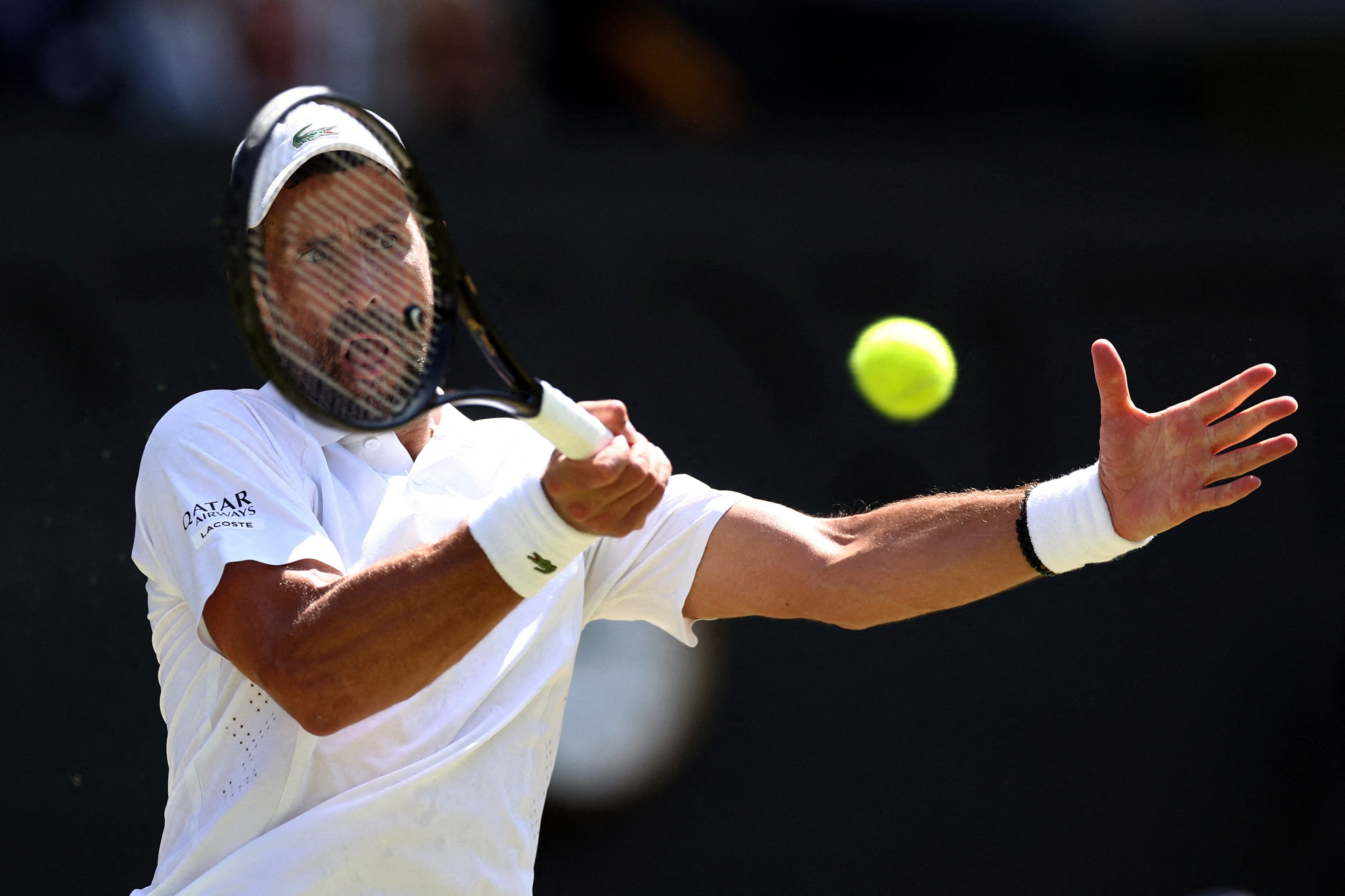 Djokovic Battles Past Auger-Aliassime in Epic Wimbledon Quarterfinal, Clashes with Referee Over Roof