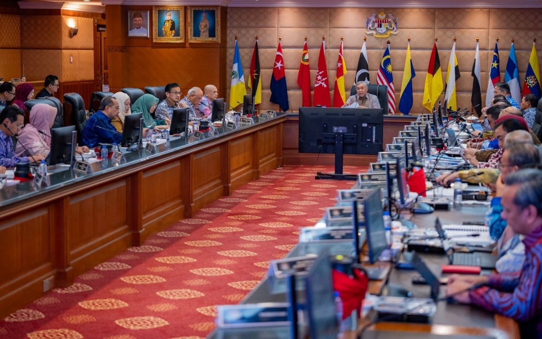 Malaysia's Cost-of-Living Council Charts Path Forward on Rice, Healthcare, and Student Aid