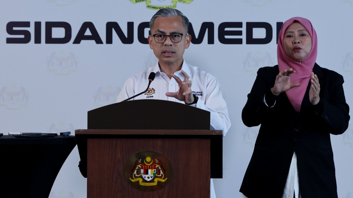 Anwar orders expedited processing of 15,000 foreign worker applications
