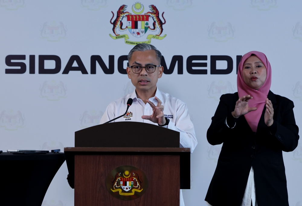 Anwar orders expedited processing of 15,000 foreign worker applications