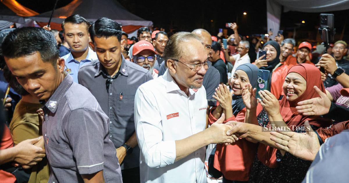 Anwar Calls on Johoreans Abroad to Return Home for State Election Vote
