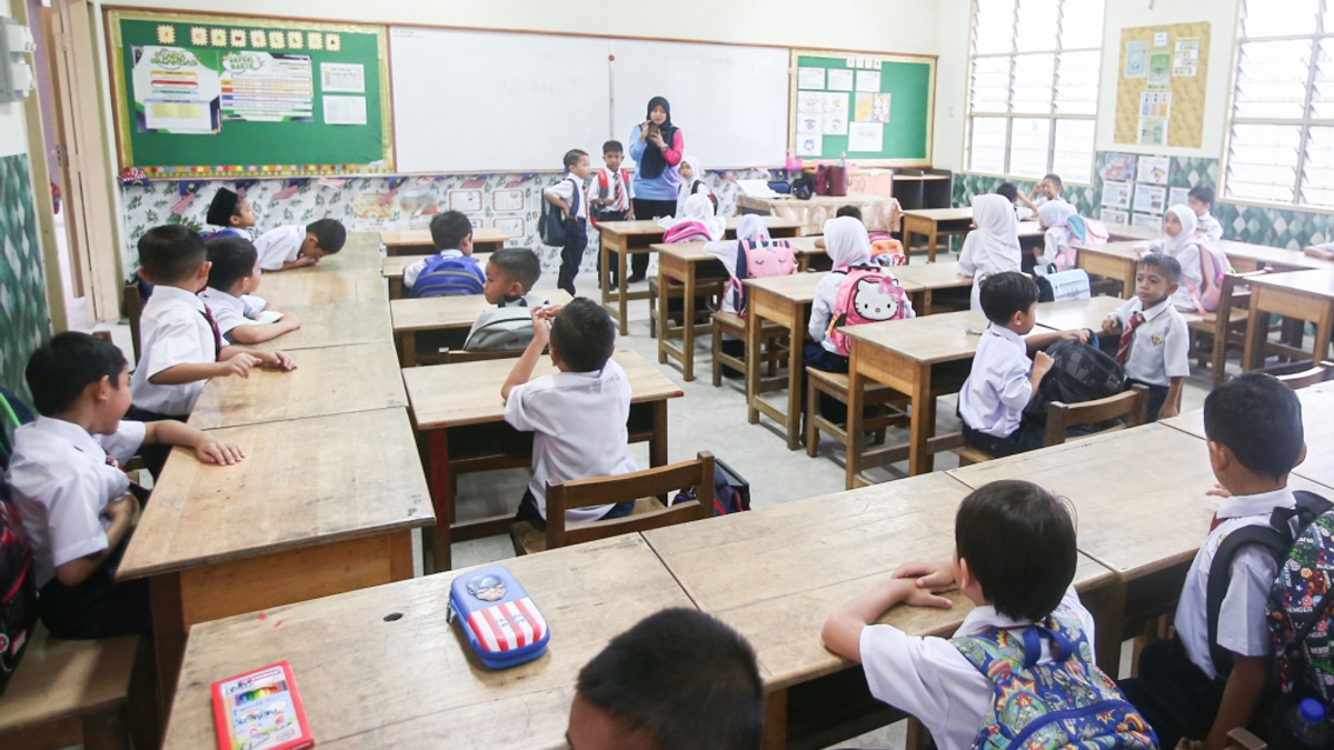 Teachers' Union Backs Protection Act as Educators Face Legal Threats Over Discipline