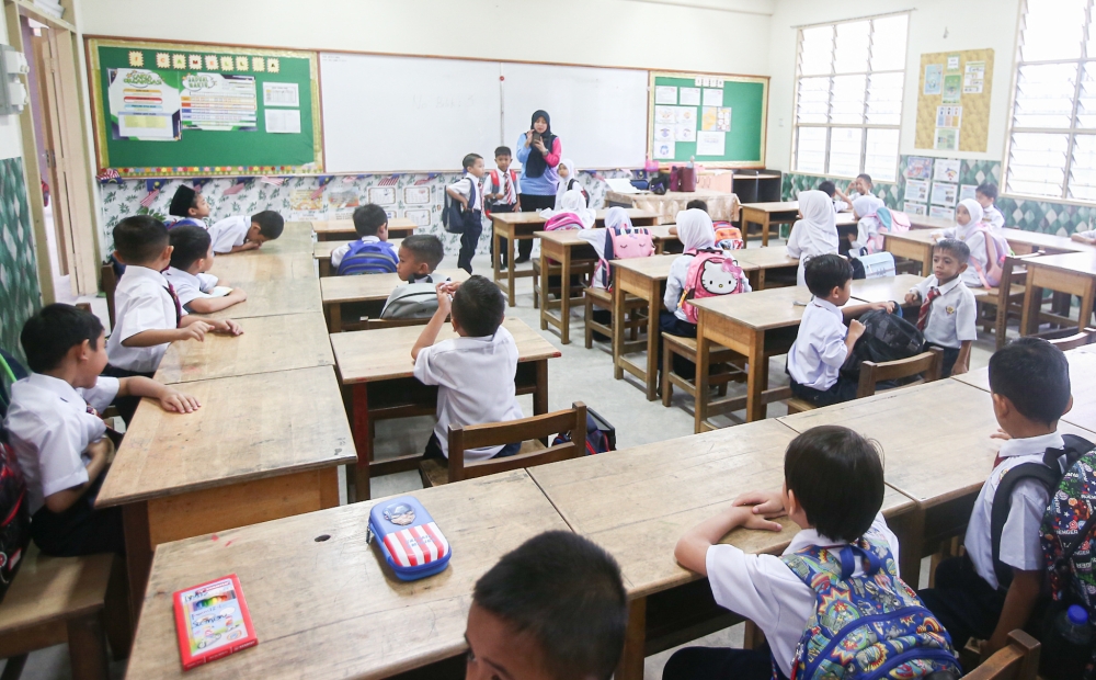 Teachers' Union Backs Protection Act as Educators Face Legal Threats Over Discipline