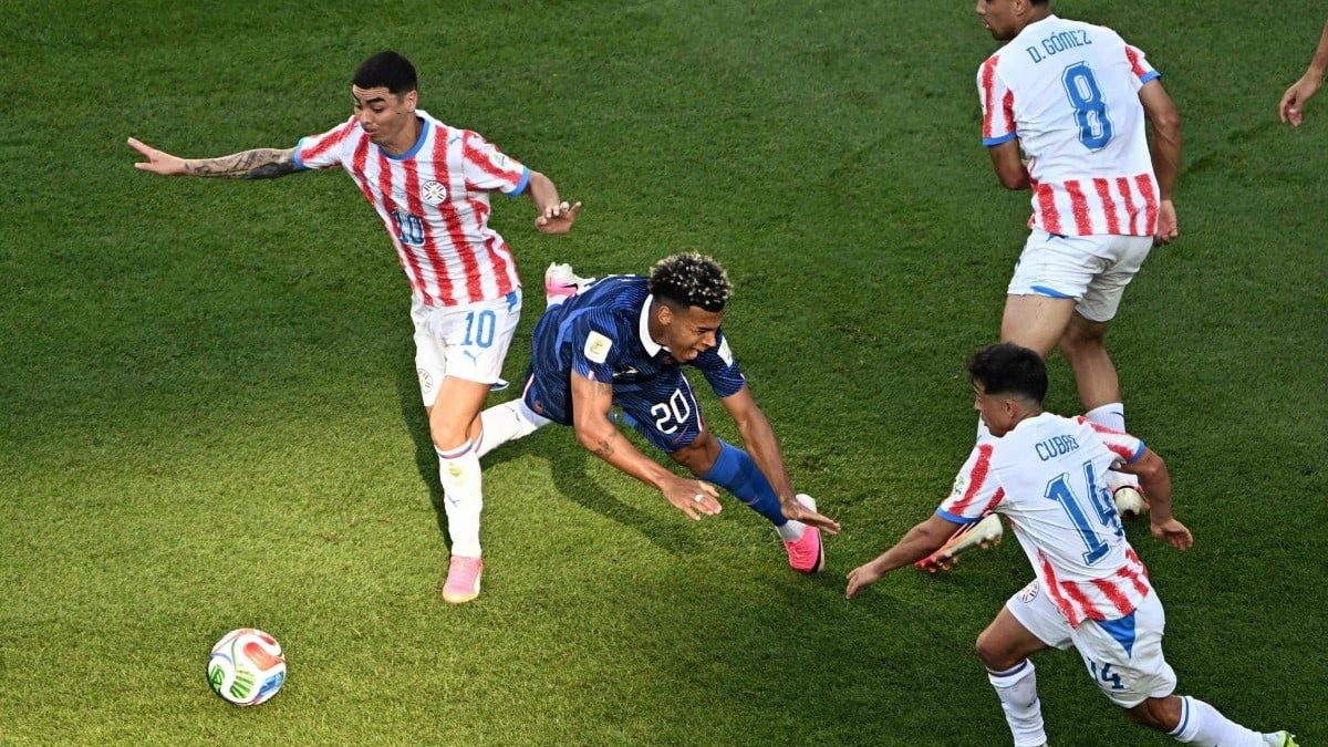 China's football fans criticise Paraguay's rough play in World Cup loss to France