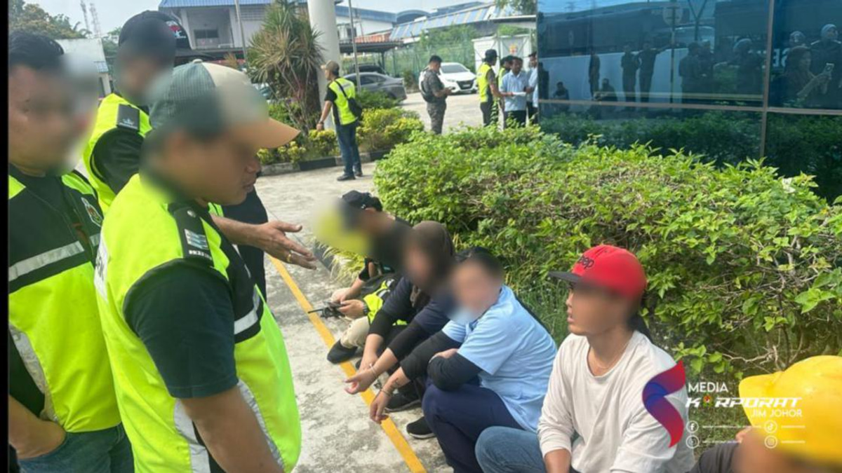 HR Officer and 80 Foreigners Held in Johor Immigration Crackdown on Illegal Employment