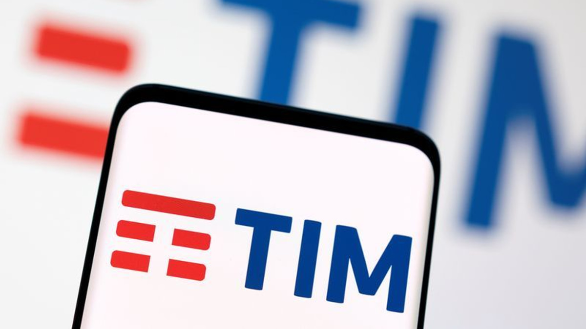 Milan court backs FiberCop's network tariffs in dispute with former monopoly TIM