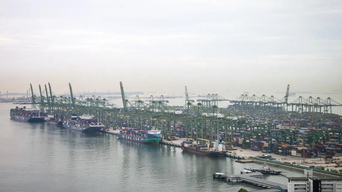 Trump's 12.5% Tariff on Singapore Exports Signals Fresh Trade Tensions in Region