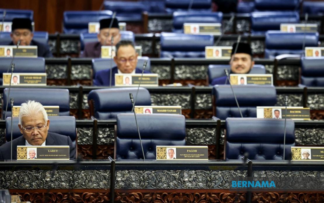 Parliament Speaker Confirms Hamzah as Opposition Leader; Muhyiddin Relocated in New Seating Plan