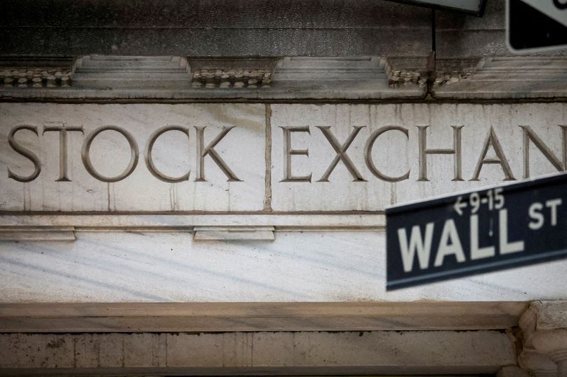 Wall Street's AI Frenzy Spawns New ETF Race as Managers Chase 'MANGOS' Trend