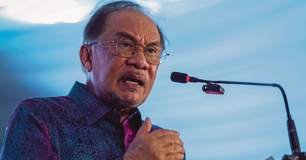 Anwar Deflects Opposition Criticism Over Parliamentary Absence, Shifts Focus to Tabung Haji Crisis