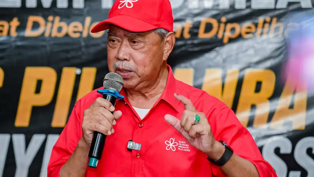 Muhyiddin Defends Bersatu's Election Participation After Khaled's 'Meddling' Criticism