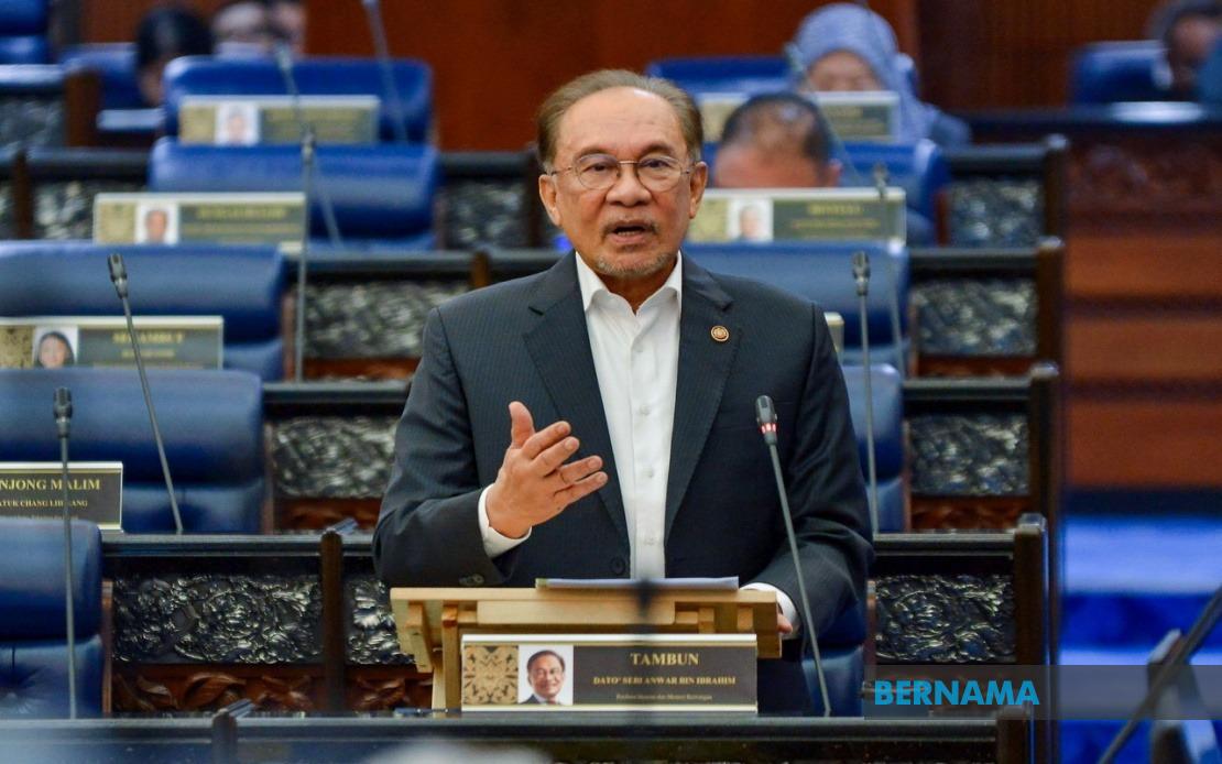 PM Anwar Orders Transport Ministry to Develop Cross-Border Port Strategy with Thailand