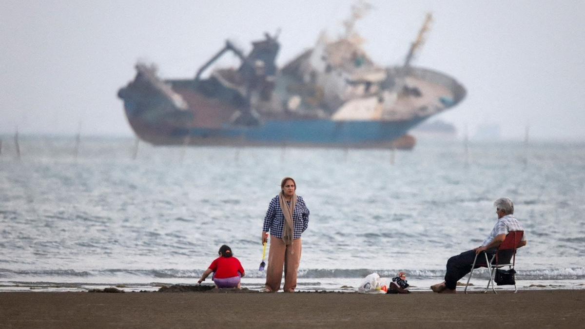 US Targets Iran-Linked Financial Network Over Strait of Hormuz Tensions
