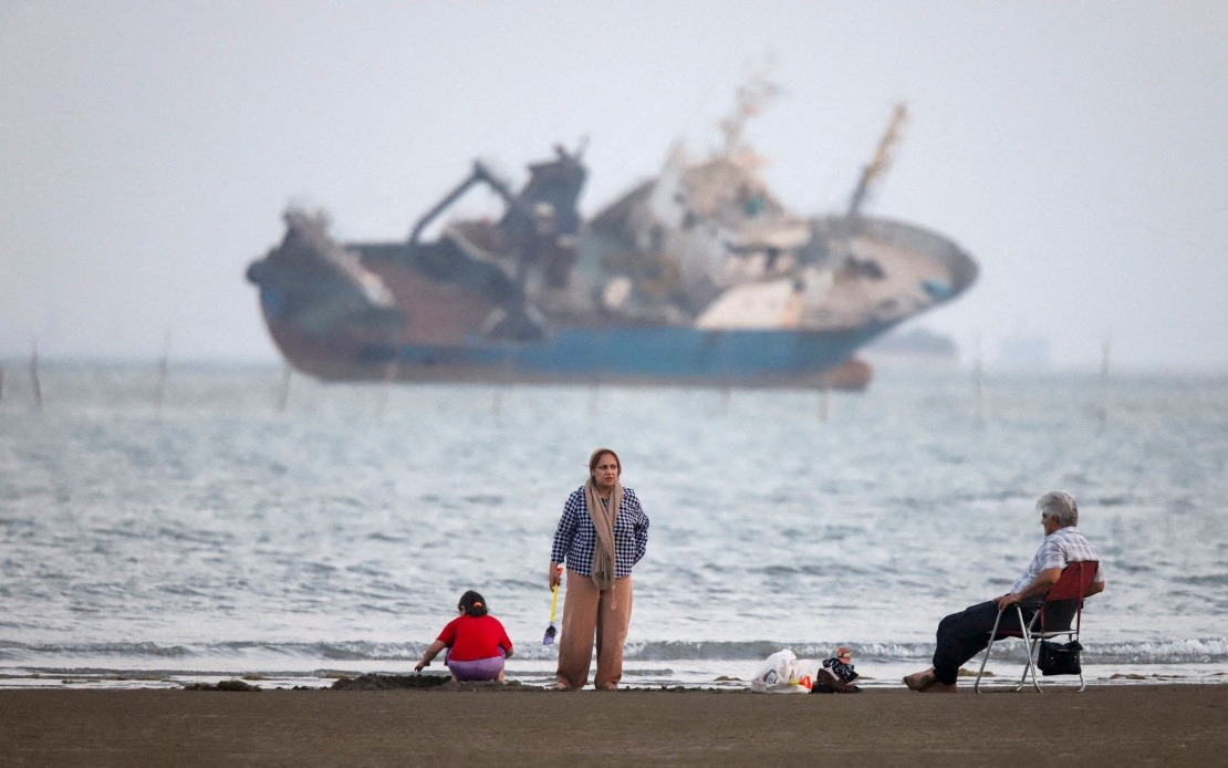 US Targets Iran-Linked Financial Network Over Strait of Hormuz Tensions