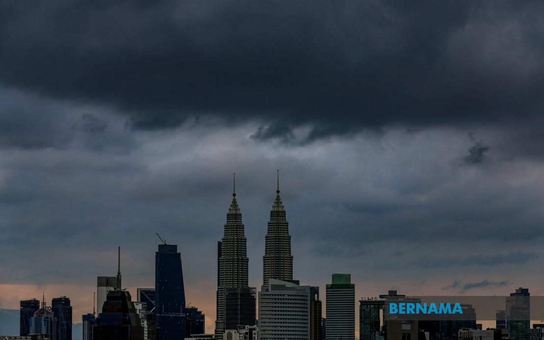 Thunderstorms and Heavy Rain to Batter KL, Putrajaya and 10 States Until Evening