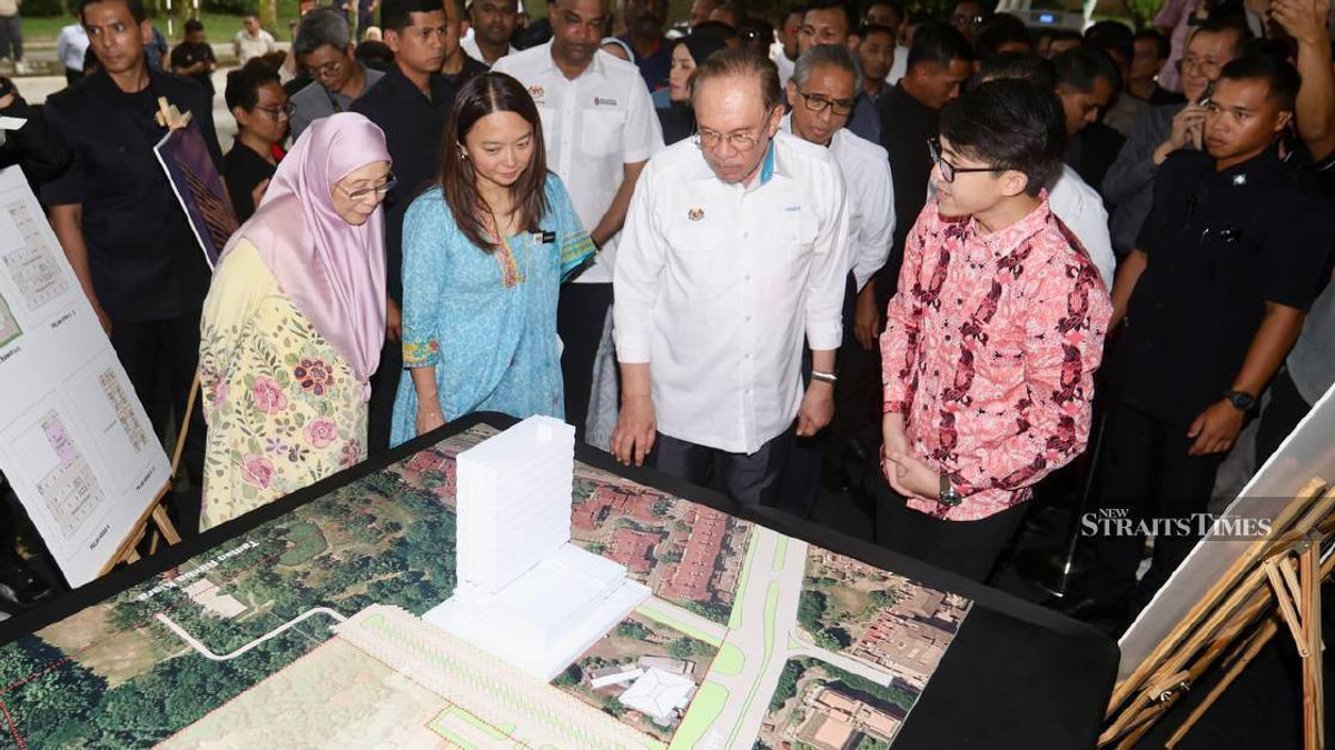 Anwar Says Urban Poor Rights Upheld as Government Backs Bukit Kiara Development