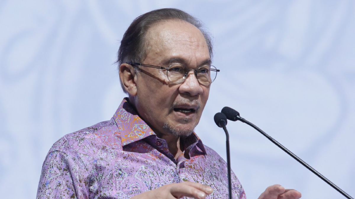 Anwar Ibrahim mobilises Malaysia's humanitarian response to Nepal and India floods