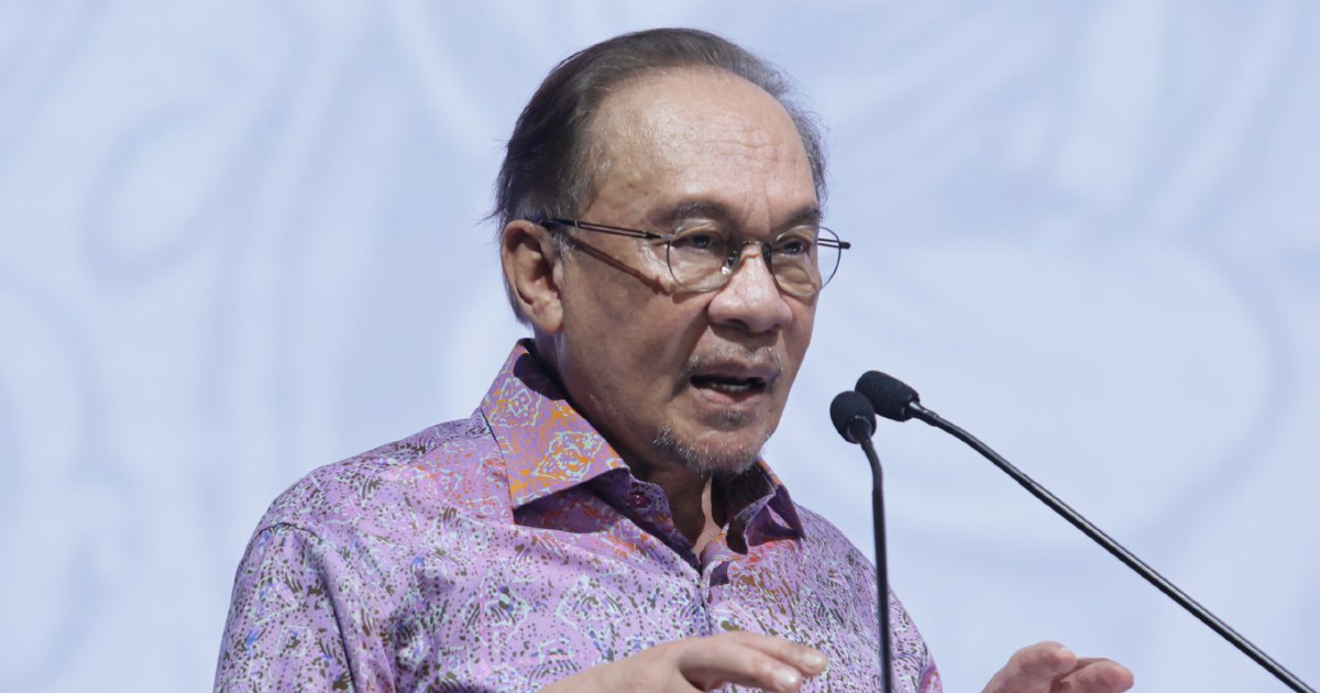 Anwar Ibrahim mobilises Malaysia's humanitarian response to Nepal and India floods