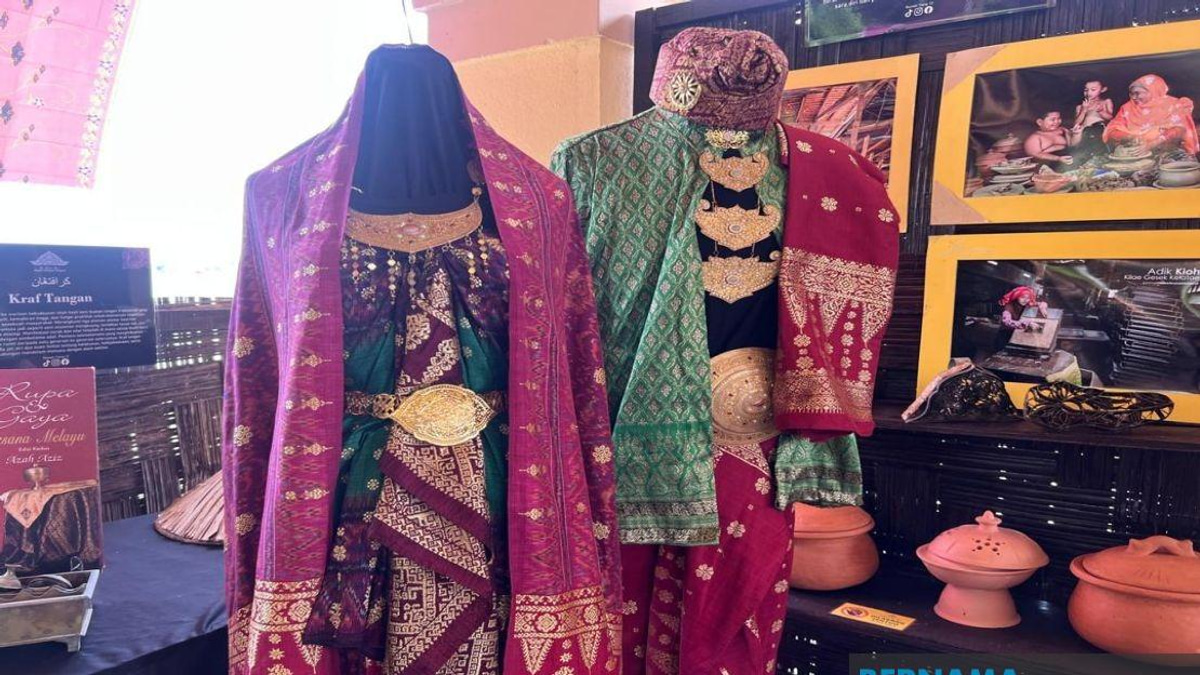 Kain Lima Textile Heritage Faces Extinction as Master Weavers Age and Fade