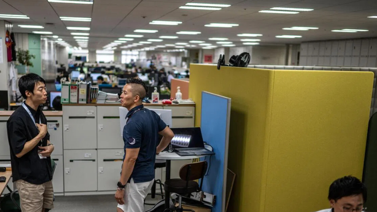 Japan's Summer Dress-Down Drive Hits Snag Over Male Colleagues' Exposed Leg Hair