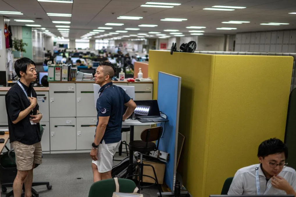 Japan's Summer Dress-Down Drive Hits Snag Over Male Colleagues' Exposed Leg Hair