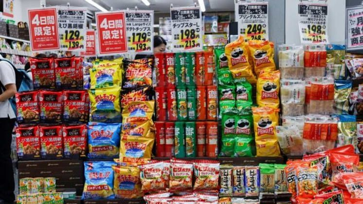 Japan Cuts Food Tax to 1% for Two Years as Inflation Squeeze Deepens