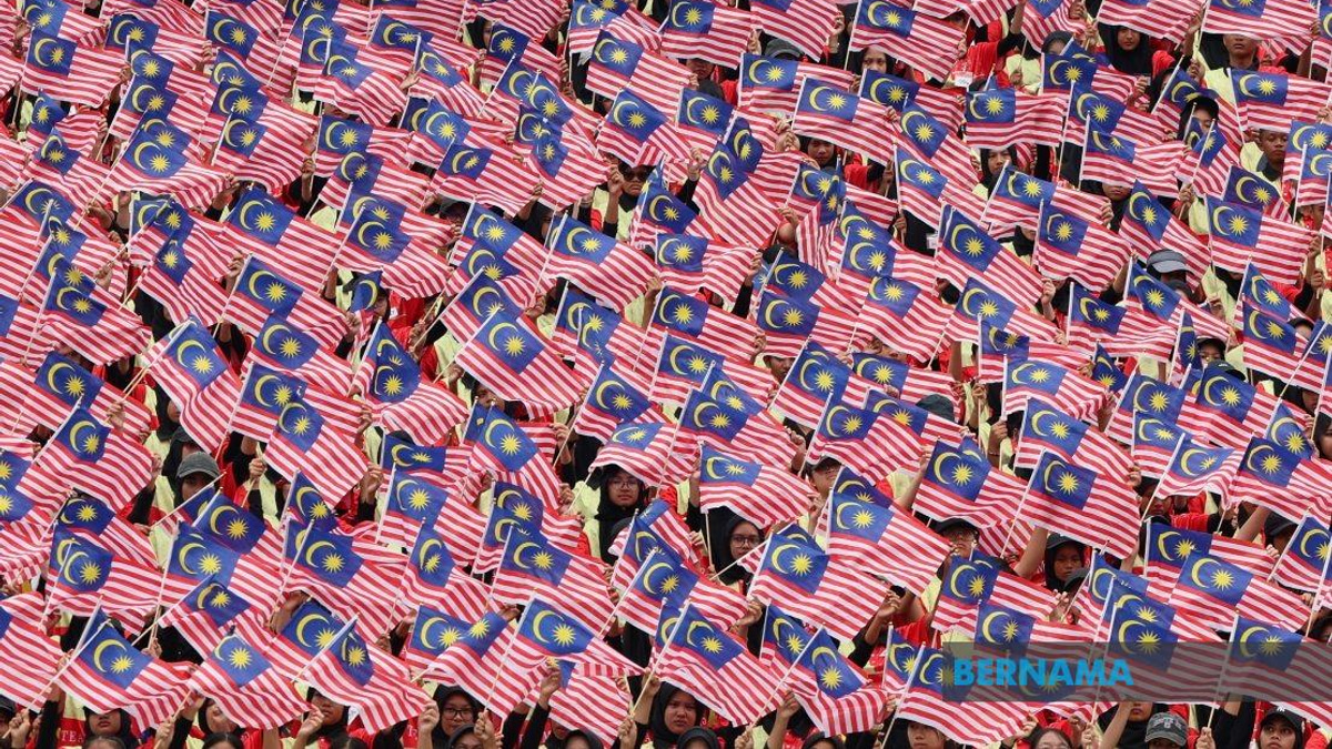 PM to Launch 2026 National Month Campaign in Ipoh, Flags Take Centre Stage