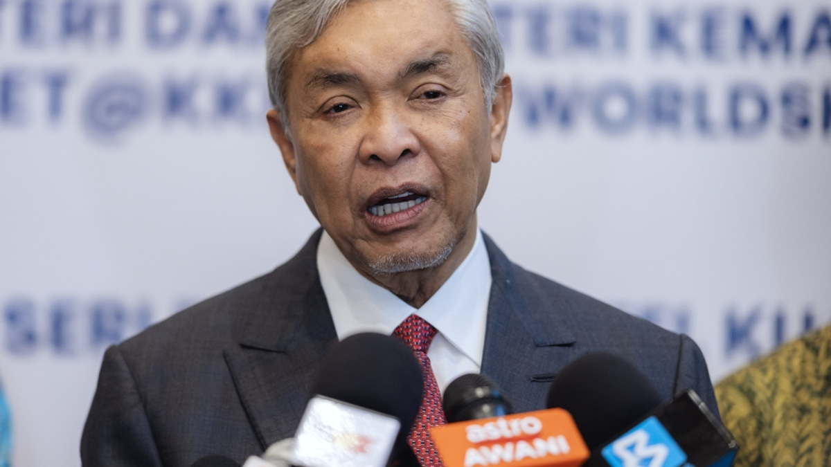 Zahid Pledges Fully Sponsored Umrah for WorldSkills Gold Medalists in TVET Programme