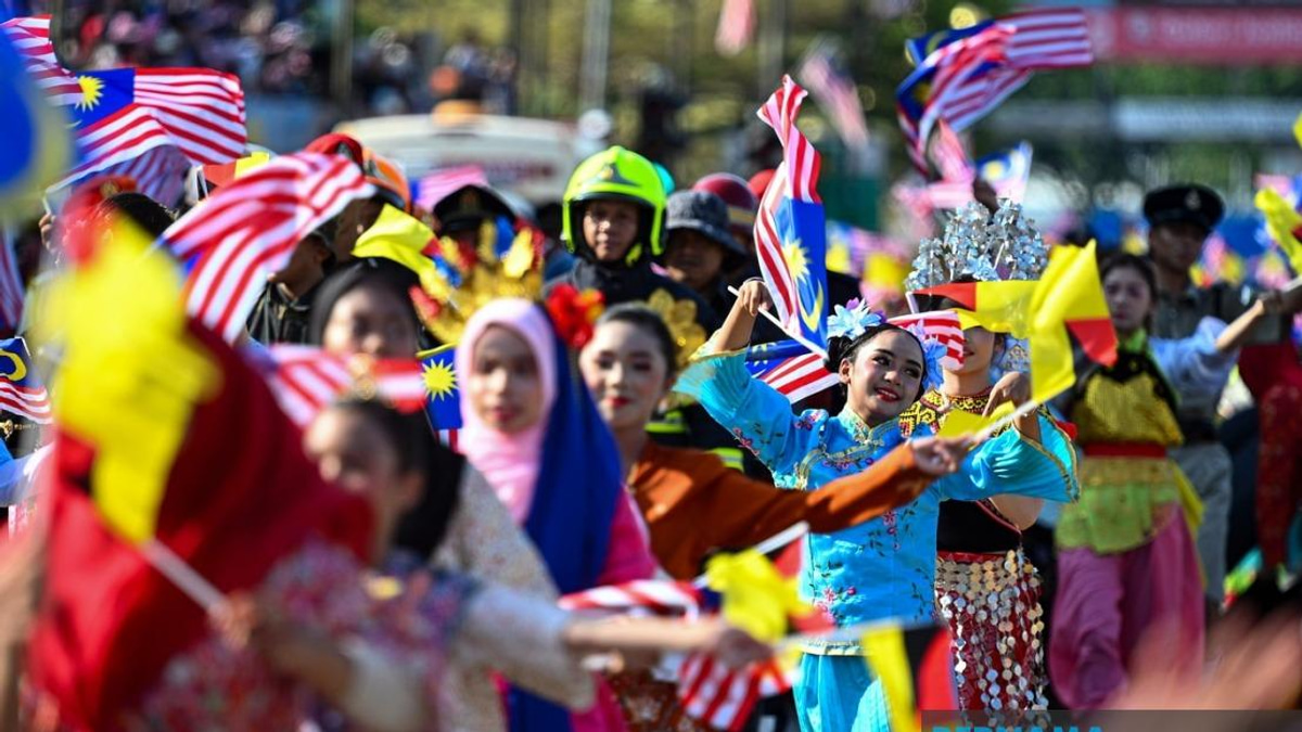 Patriotic Crowds Exceed 30,000 at Negeri Sembilan National Day Celebration