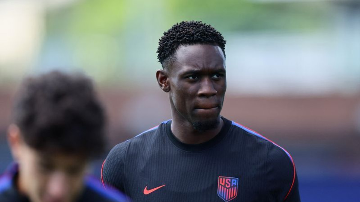 FIFA's Balogun Red Card Reversal Sparks Integrity Row After Trump Intervention