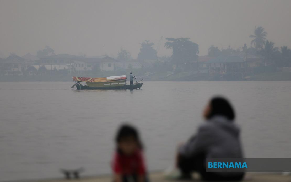 Malaysia Activates Cloud Seeding in Haze-Hit Areas as Dams Face Falling Water Levels