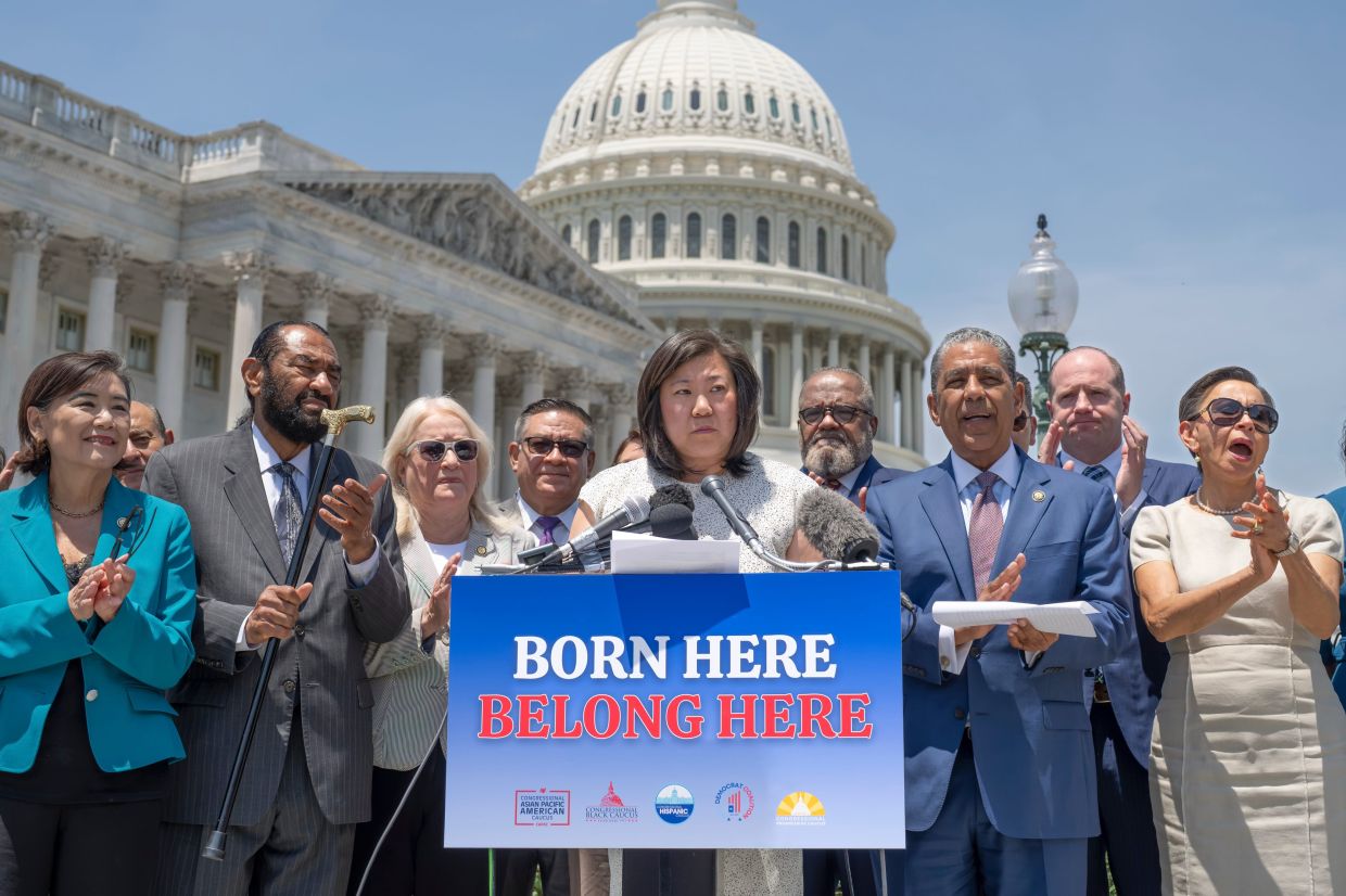 US Supreme Court Blocks Trump's Birthright Citizenship Order, Upholds Constitutional Right