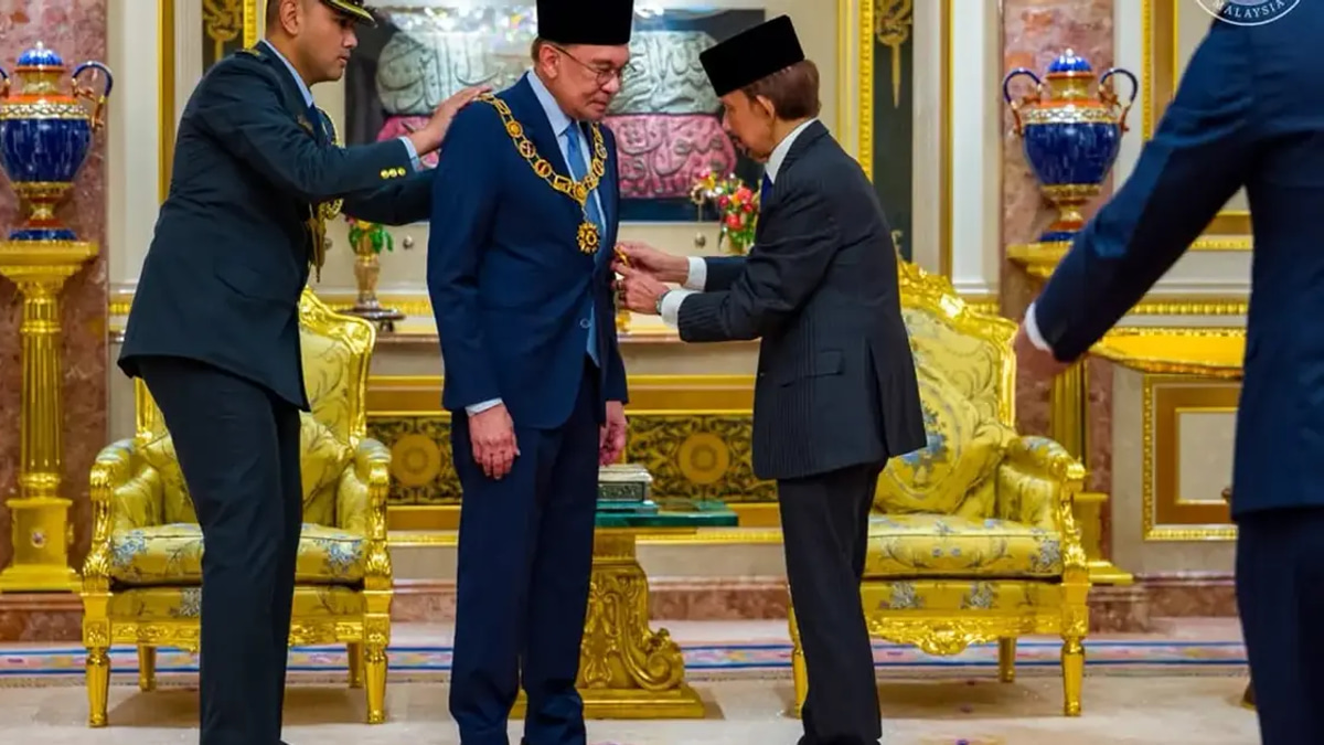 Anwar Ibrahim Honoured with Brunei's Highest Royal Decoration