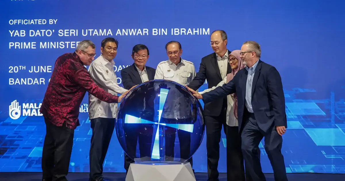 Anwar Appoints Semiconductor Adviser to Bridge University-Industry Gap