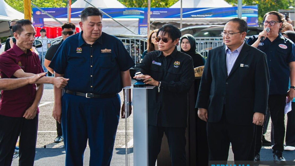 Azalina Calls On Johor Voters To Prioritise Administrative Stability In Upcoming Election