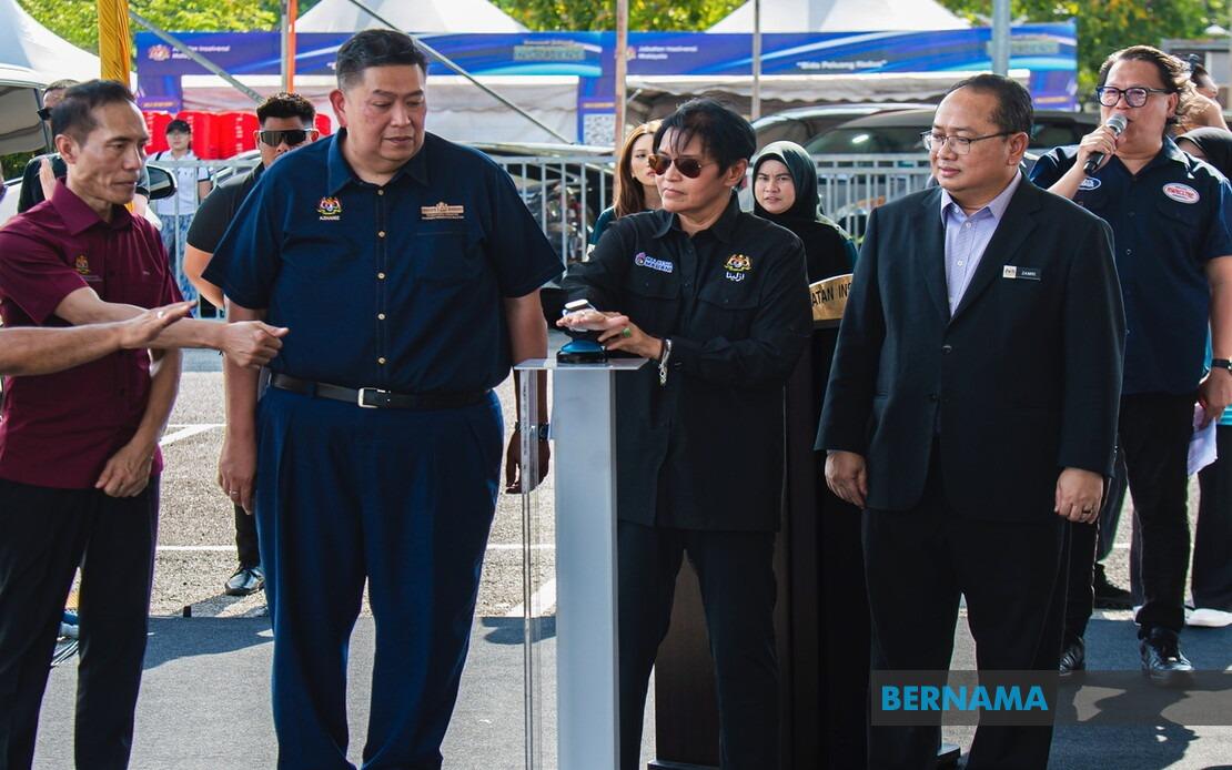 Azalina Calls On Johor Voters To Prioritise Administrative Stability In Upcoming Election