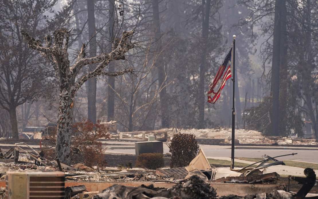 Over 65,000 Flee Washington Wildfires as Hundreds of Homes Destroyed