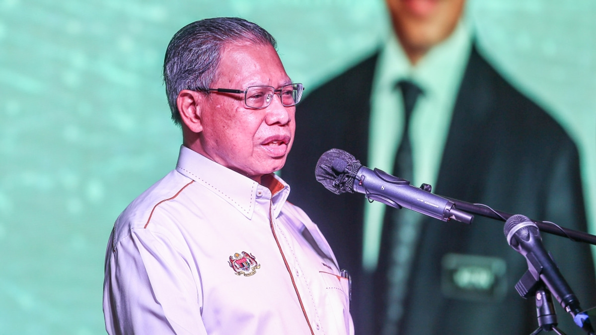 Mustapa Mohamed, 76, Closes Door on GE16 Return, Calls for Youth Leadership Transition