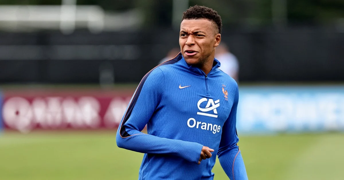 Paris prosecutors launch inquiry into Paraguayan politician's remarks about Mbappé