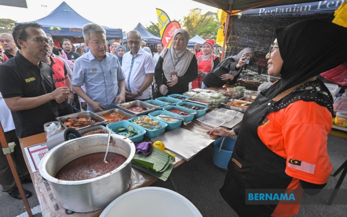 RM9.8 Billion Microfinance Push Targets Malaysia's Hawkers and Small Traders