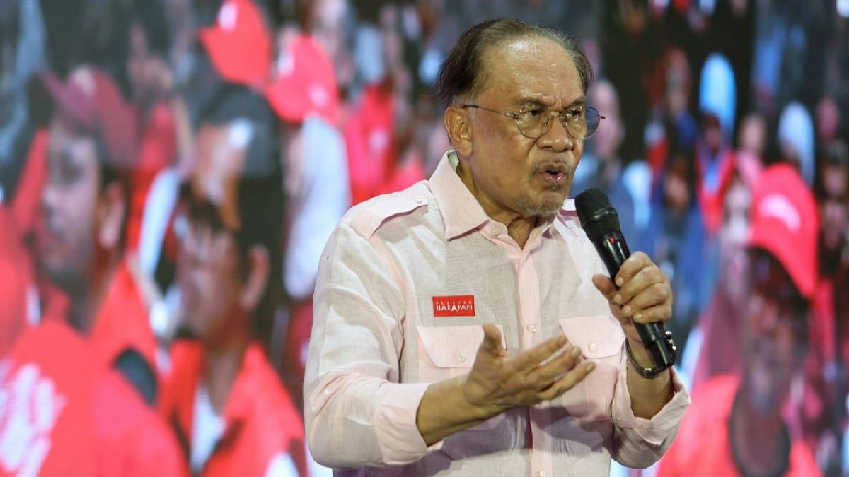 Anwar Pledges to Maintain Unity Government Despite State-Level Rivalry