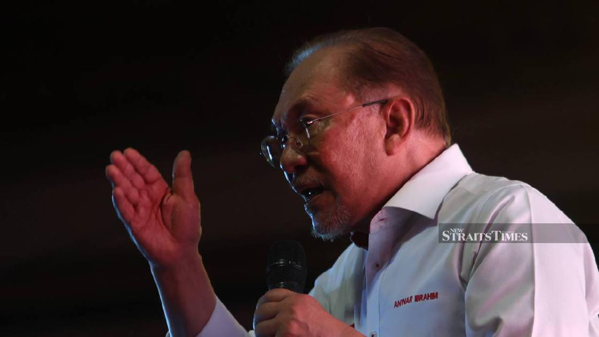 PM Anwar vows zero tolerance for those who betray public trust