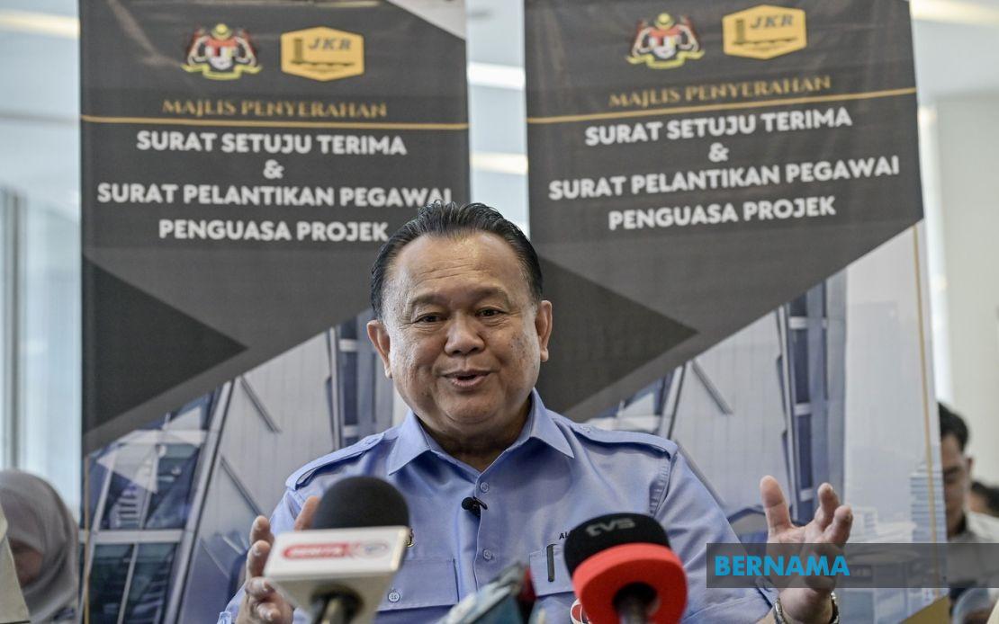 JKR Projects Must Balance Speed, Cost and Quality, Says Works Minister Nanta