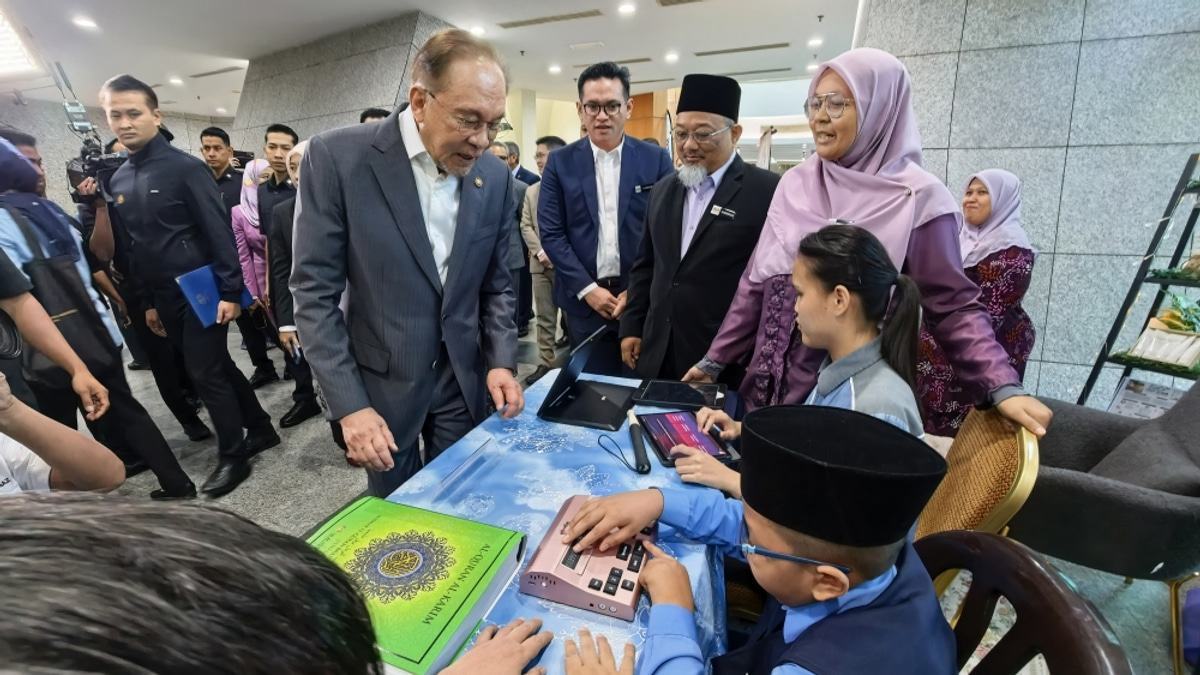 Learning Additional Languages Will Not Diminish Bahasa Melayu's Standing, Says Anwar